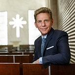 À propos de David Miscavige